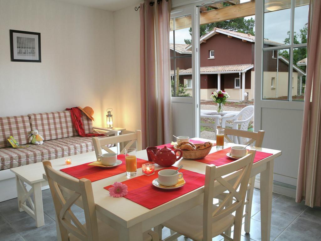 Residence Nemea Les Rives De Saint Brice Ares Exterior foto