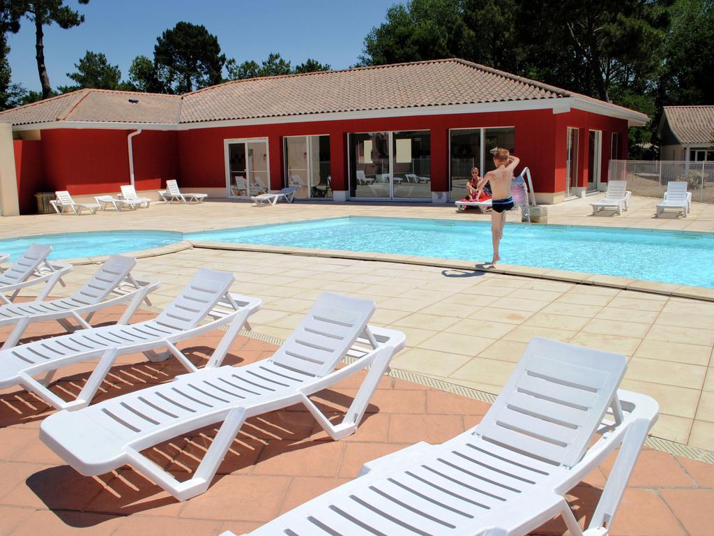 Residence Nemea Les Rives De Saint Brice Ares Exterior foto