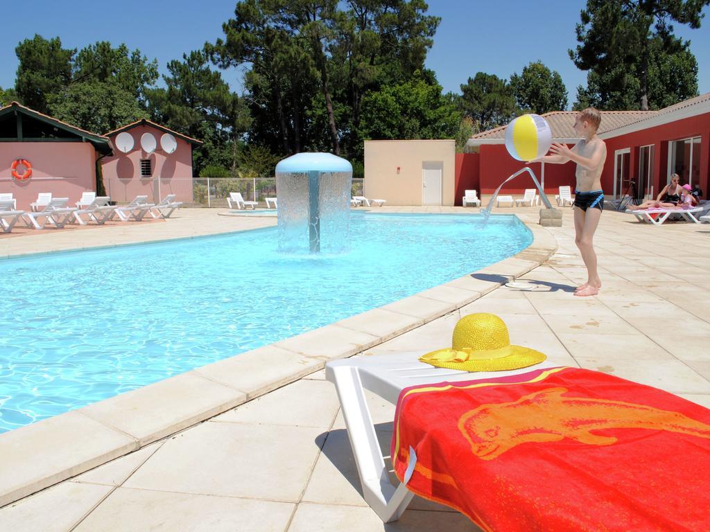 Residence Nemea Les Rives De Saint Brice Ares Exterior foto
