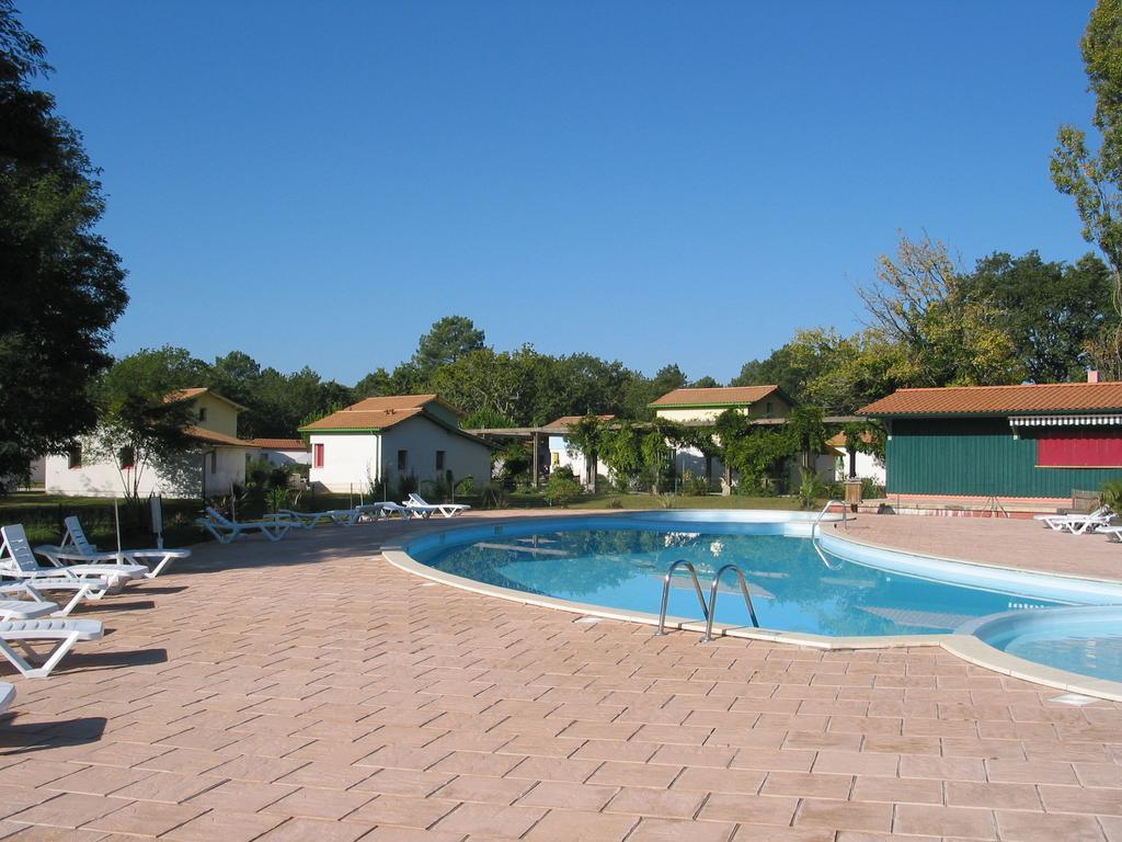 Residence Nemea Les Rives De Saint Brice Ares Exterior foto