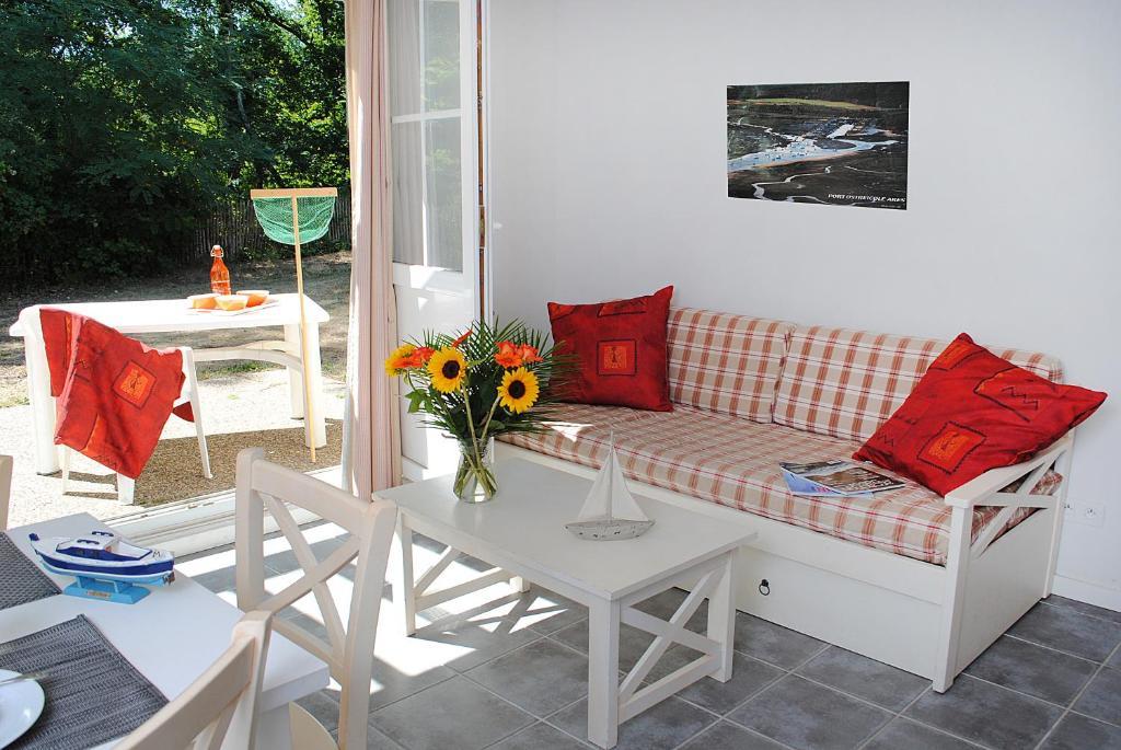 Residence Nemea Les Rives De Saint Brice Ares Exterior foto