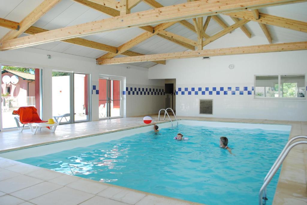 Residence Nemea Les Rives De Saint Brice Ares Exterior foto