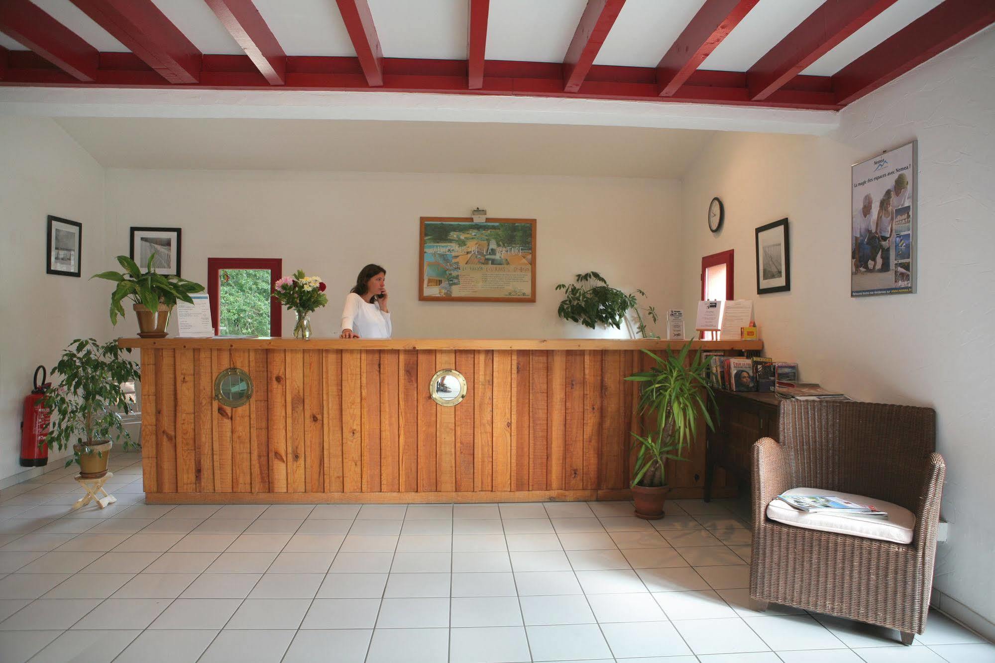 Residence Nemea Les Rives De Saint Brice Ares Exterior foto